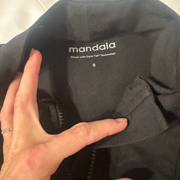 Mandala Women's Black scrub jacket size small - Picture 2 of 2